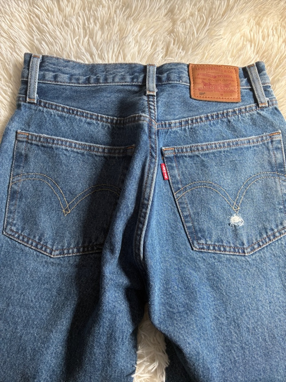 Levi's 501 Distressed - Picture 3 of 5